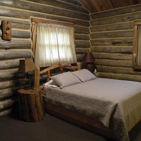 Gold Camp Cabins Custer Bagian luar foto