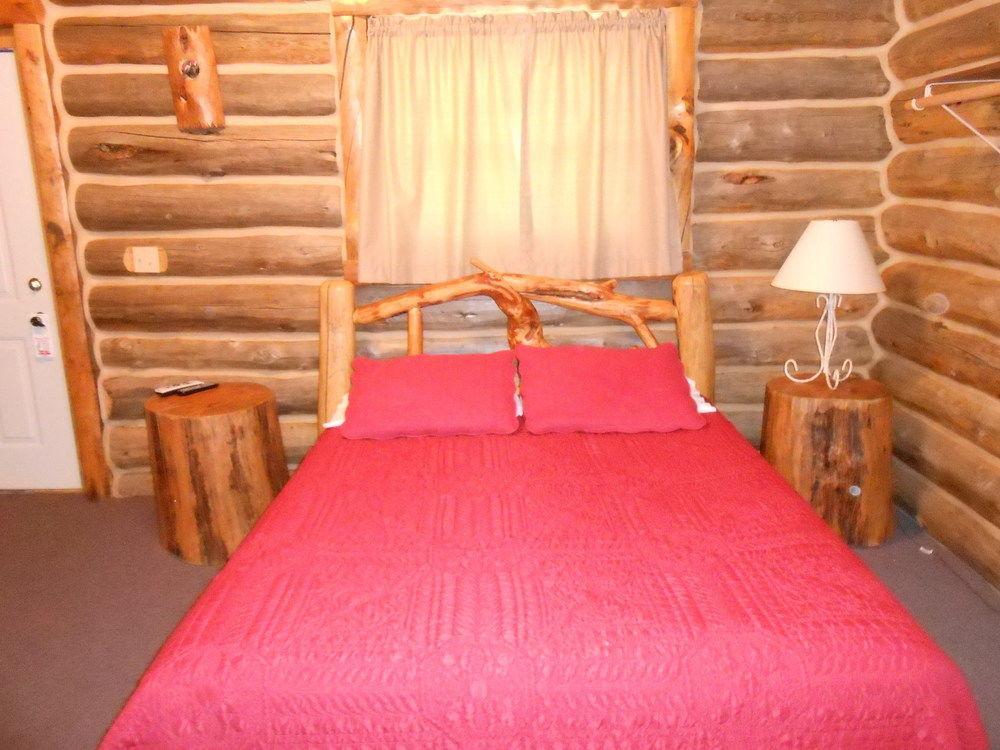 Gold Camp Cabins Custer Bagian luar foto