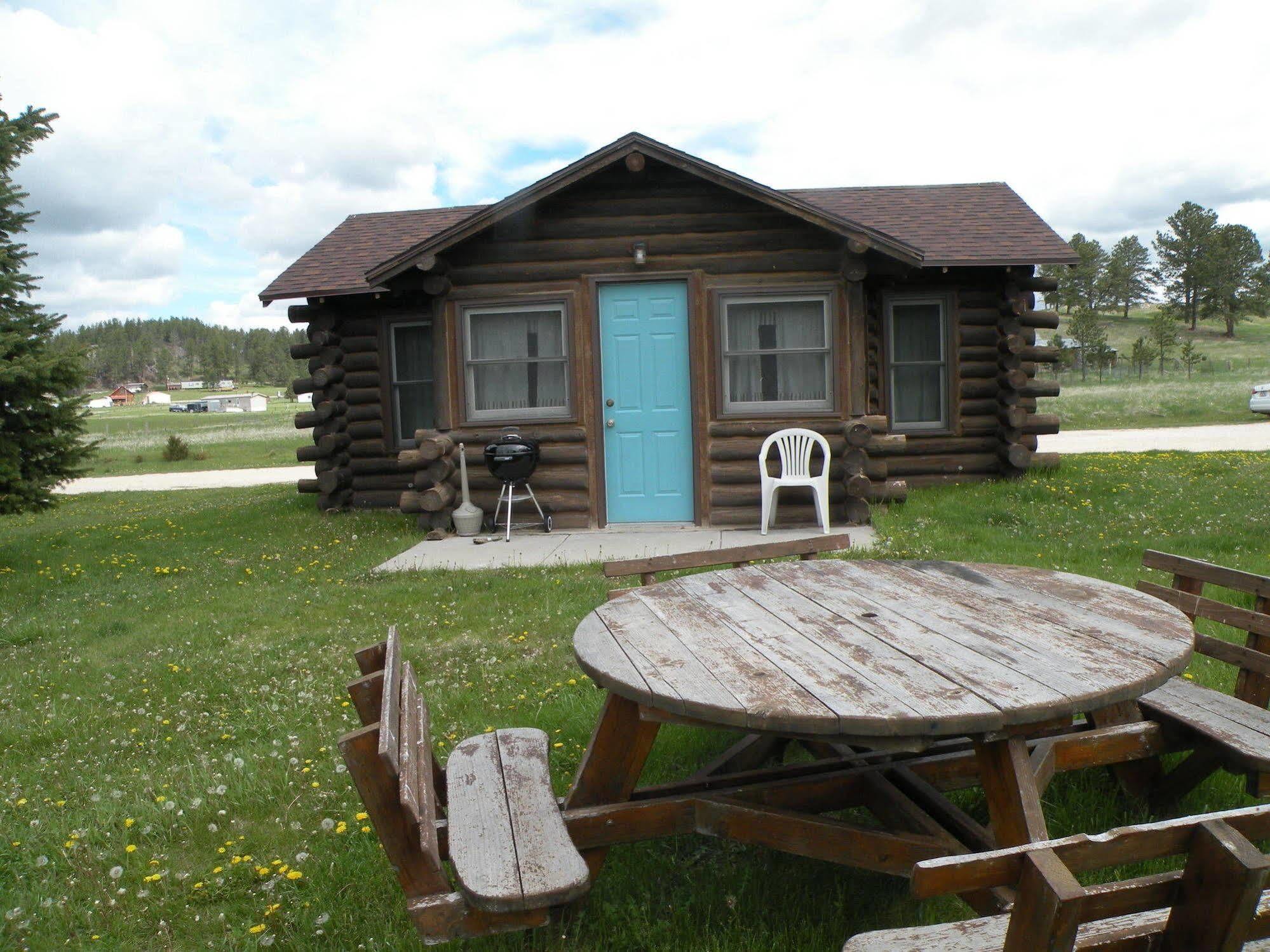 Gold Camp Cabins Custer Bagian luar foto