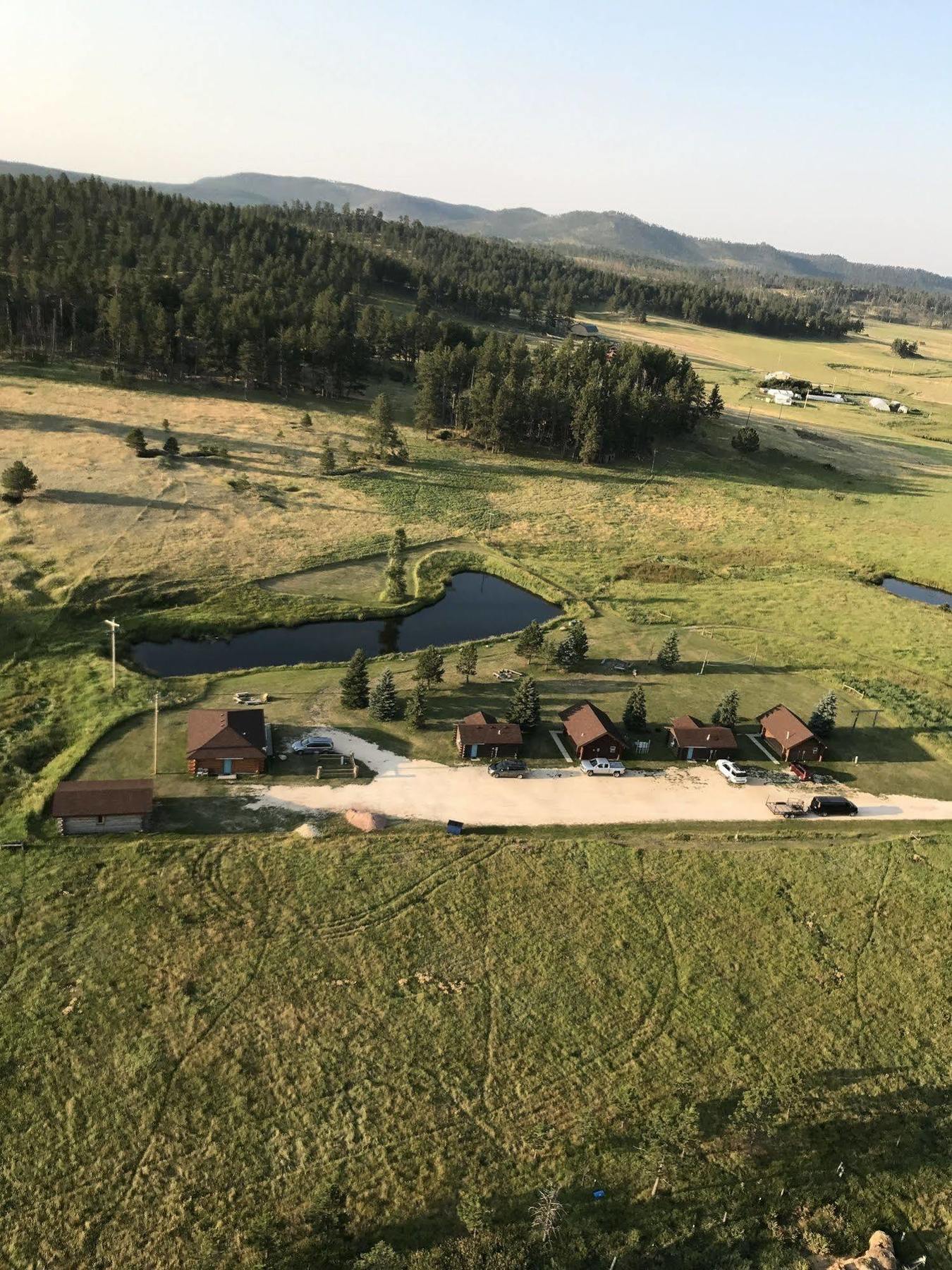 Gold Camp Cabins Custer Bagian luar foto